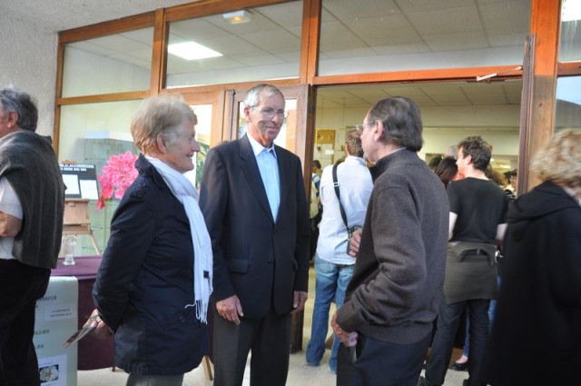 À Claude