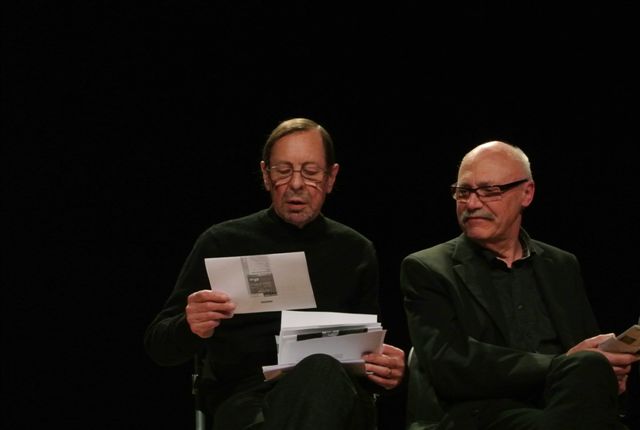 À Claude