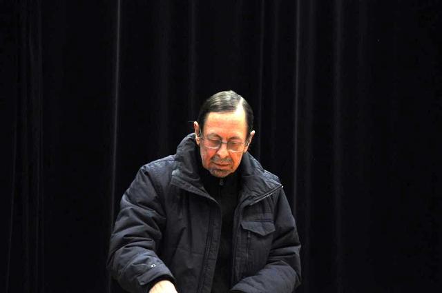 À Claude