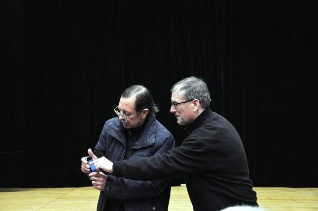 À Claude