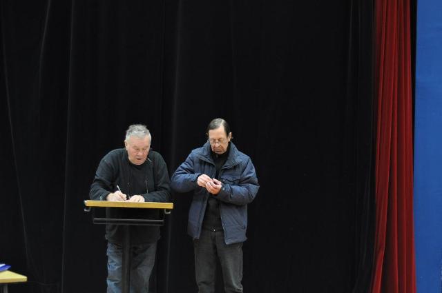 À Claude