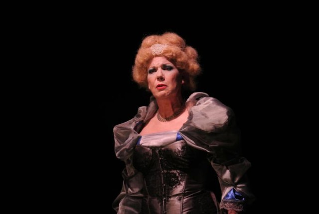 ROI REINES  D’après les pièces RICHARD III de William SHAKESPEARE et LES REINES de Normand CHAURETTE