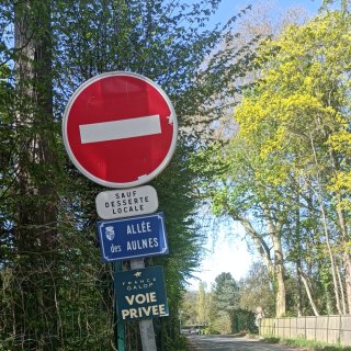 Conseil municipal du 2 avril : huis clos politique et malaise autour du fumier