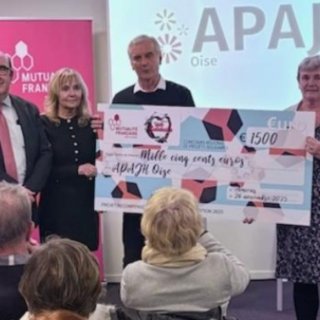 L’APAJH Oise reçoit un chèque de la CPAM