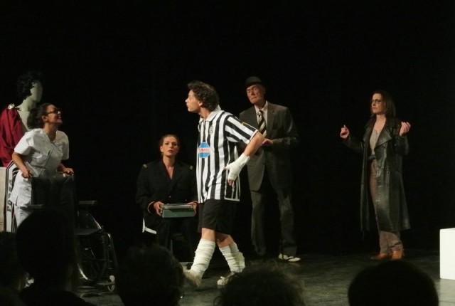 KLAXONS, TROMPETTES ET PÉTARADES De Dario Fo