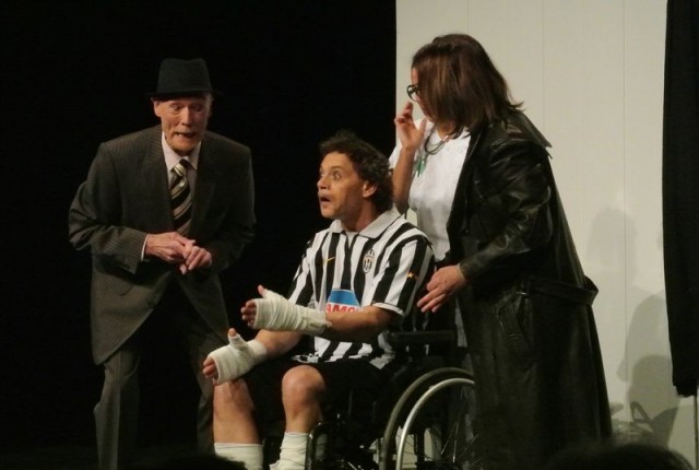 KLAXONS, TROMPETTES ET PÉTARADES De Dario Fo