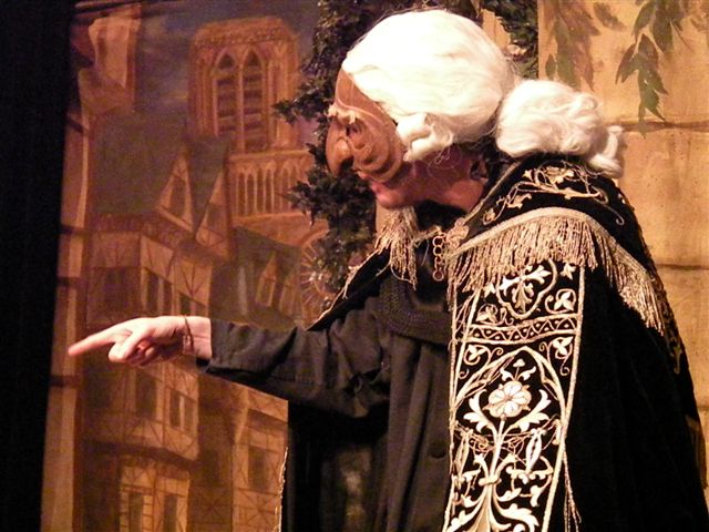 LE BOSSU DE NOTRE-DAME  D'après Victor Hugo