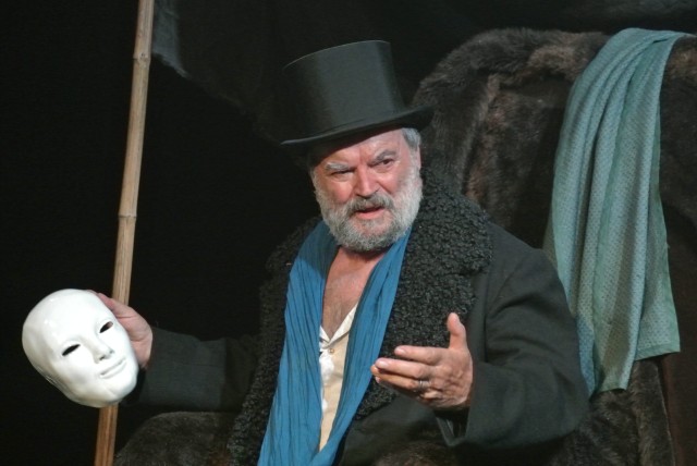 LEAR ET SON FOU  D'André Benedetto