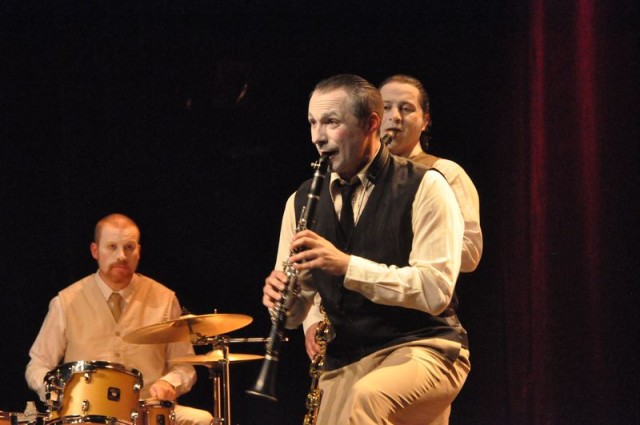 LES TRIBULATIONS D’HAROLD Idée et musique originalesde Vincent Boisseau