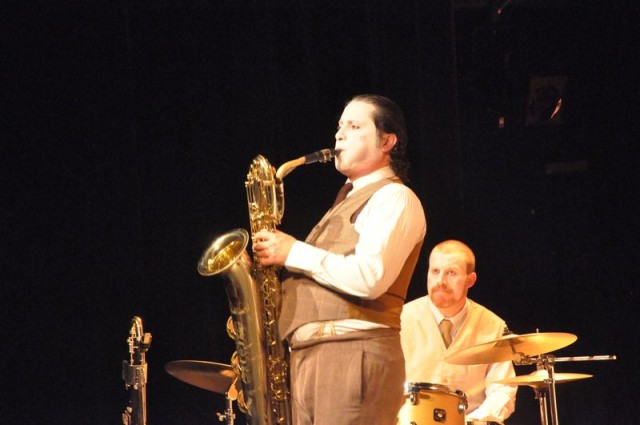 LES TRIBULATIONS D’HAROLD Idée et musique originalesde Vincent Boisseau