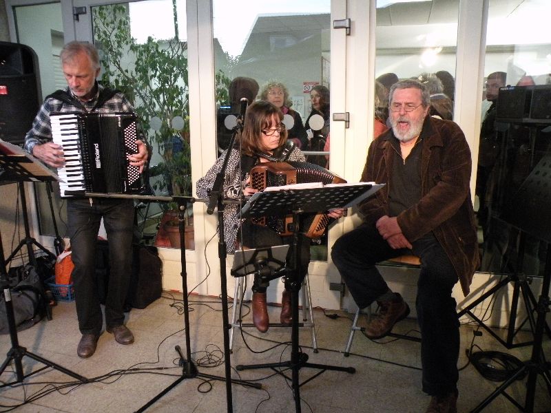 KLAXONS, TROMPETTES ET PÉTARADES De Dario Fo