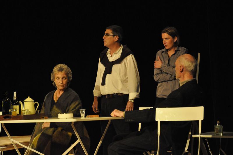 CONVERSATIONS APRÈS UN ENTERREMENT  De Yasmina Reza