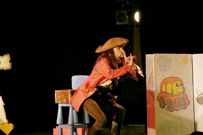 NONO ET LES COULEURS DE L'AMITIÉ  De Laura Bensimon et Adelina Belgodere