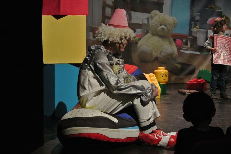 NONO ET LES COULEURS DE L'AMITIÉ  De Laura Bensimon et Adelina Belgodere