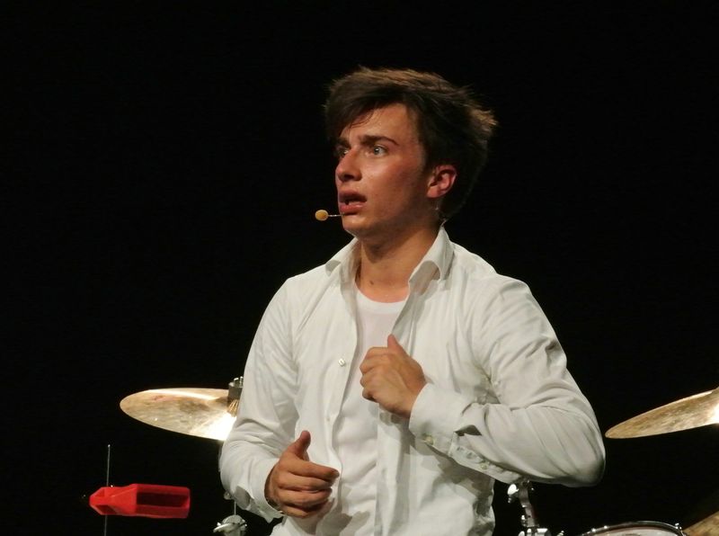 UNE VIE SUR MESURE  De Cédric Chapuis