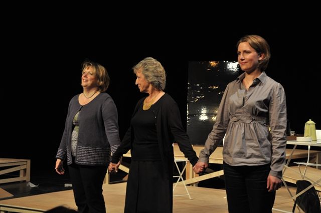 CONVERSATIONS APRÈS UN ENTERREMENT  De Yasmina Reza
