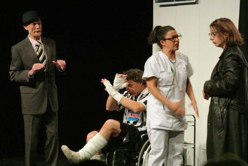 KLAXONS, TROMPETTES ET PÉTARADES De Dario Fo