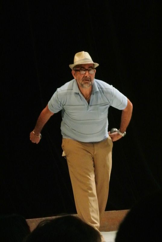 LES PIEDS TANQUÉS D’Artscénicum Théâtre