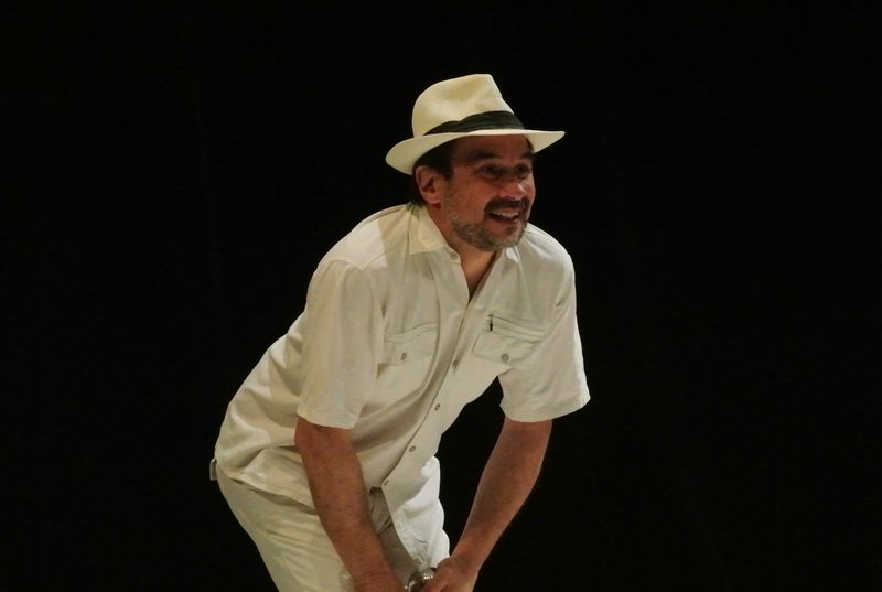 LES PIEDS TANQUÉS D’Artscénicum Théâtre