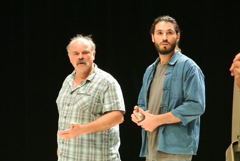LES PIEDS TANQUÉS D’Artscénicum Théâtre