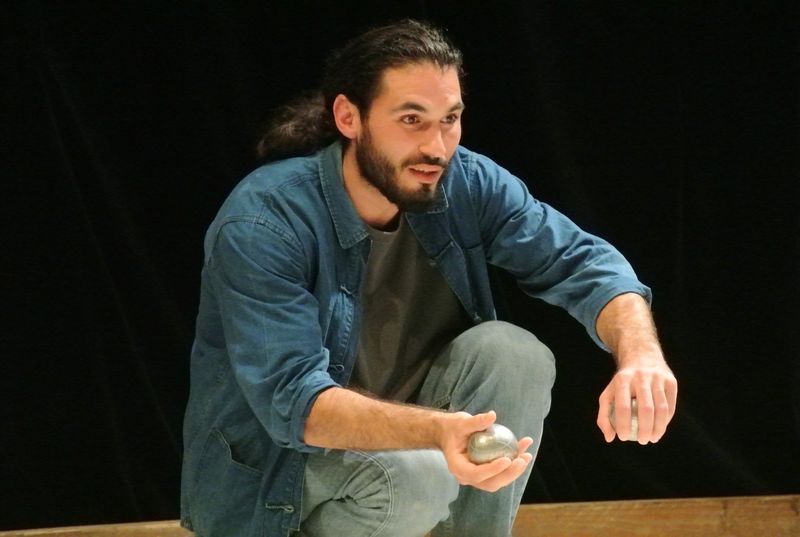 LES PIEDS TANQUÉS D’Artscénicum Théâtre