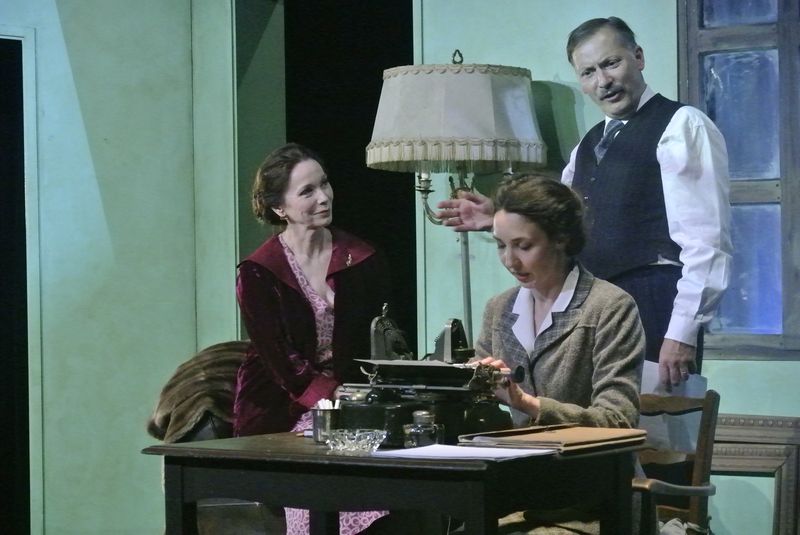 LA FEMME SILENCIEUSE De Monique Esther Rotenberg