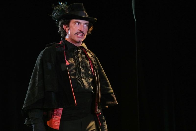 REGARDEZ MAIS NE TOUCHEZ PAS De Théophile Gautier et Bernard Lopez