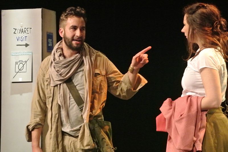 TOUH De Jeanne Chartier et Loïc Bartolini