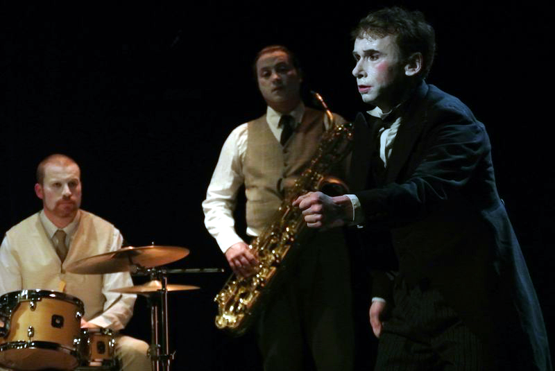 LES TRIBULATIONS D’HAROLD Idée et musique originalesde Vincent Boisseau