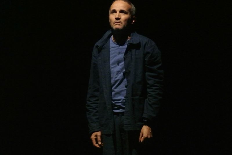 LE VOLEUR D’AUTOBUS De Boubakeur Makhoukh