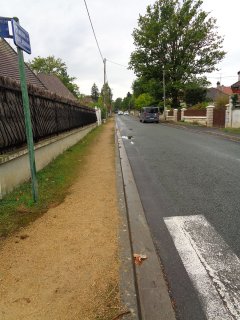 Encore de l’imperméable noir